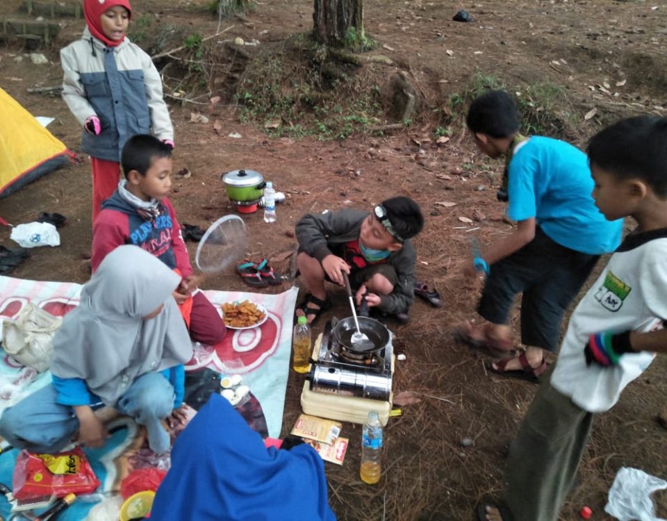 Sekolah Kehidupan, Mendidik di Atas Realita